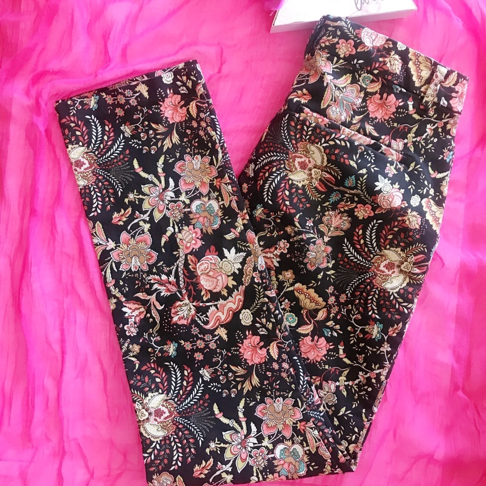 Vintage Floral Capri Pants - Picture 14 of 14